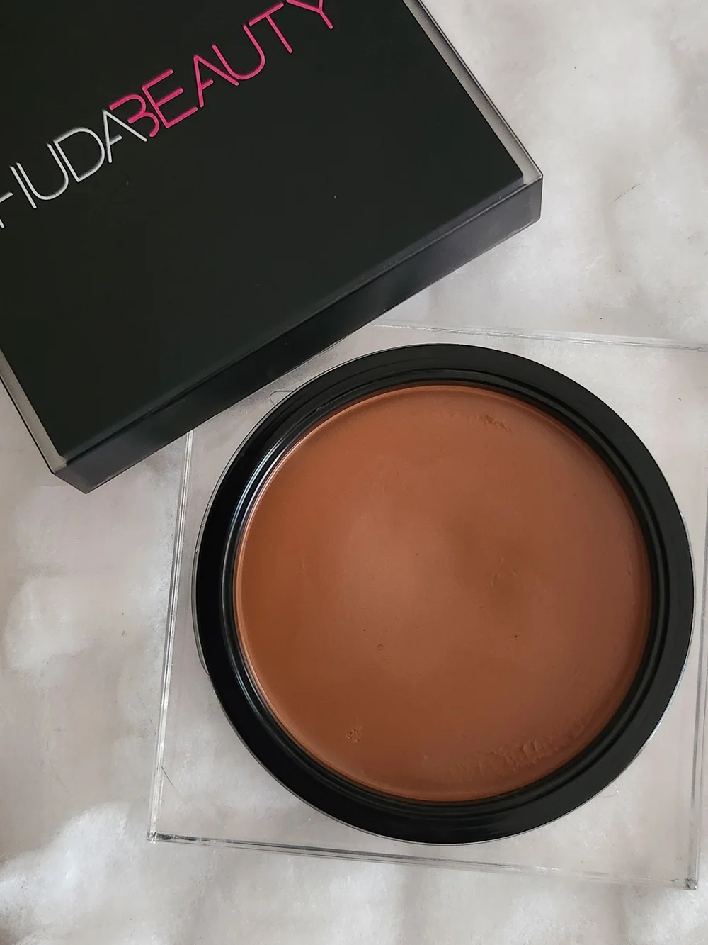 HUDA BEAUTY Tantour Contour & Bronzer Cream - Black with Pink Logo